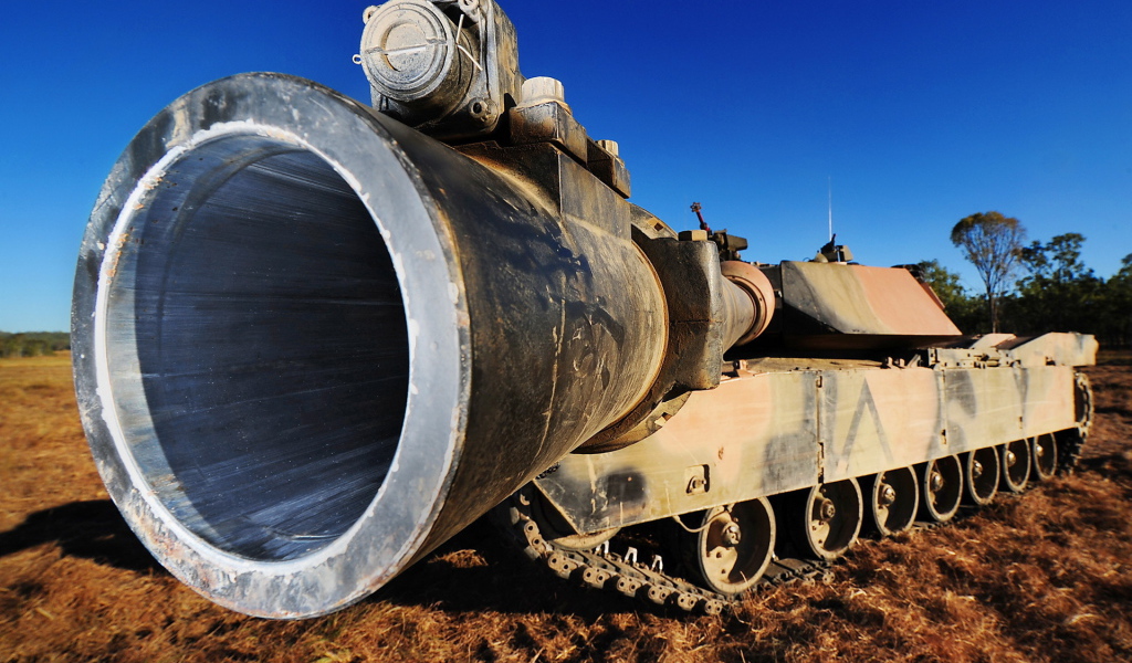 Дуло пушки на танке