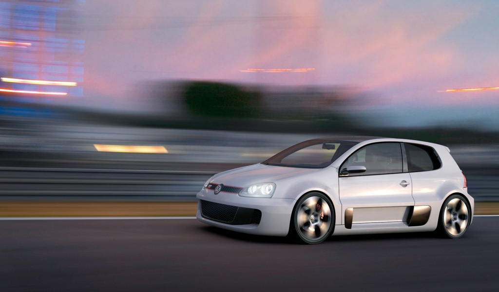 Красивый автомобиль Volkswagen Golf в Москве