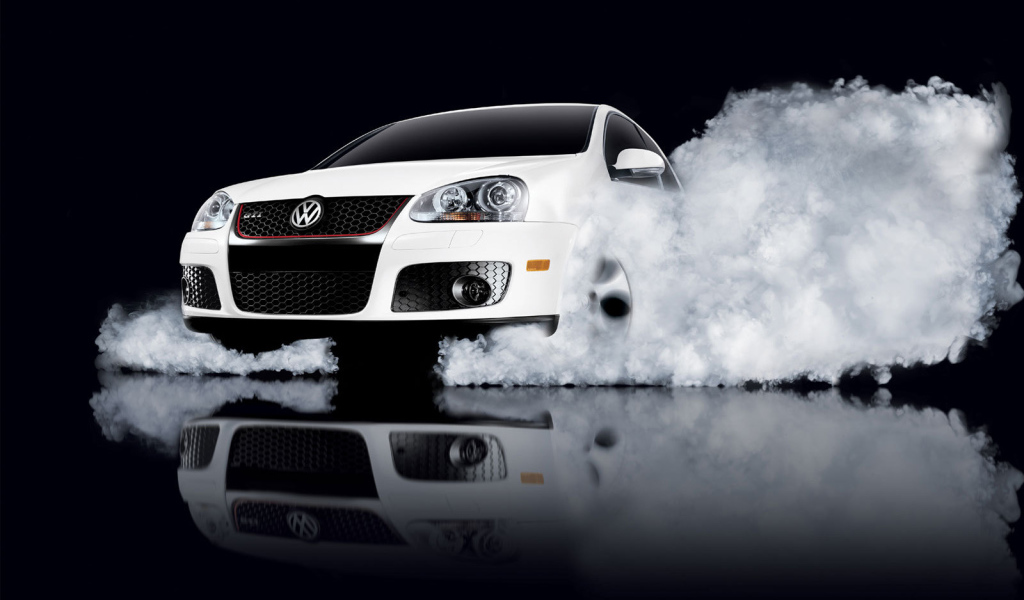 Автомобиль марки Volkswagen модели Golf