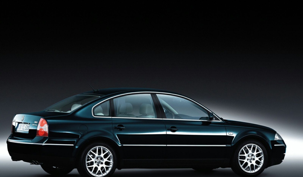 Автомобиль марки Volkswagen модели Passat