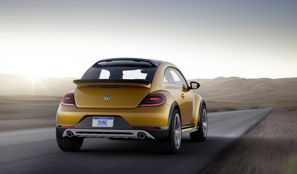 Надежная машина Volkswagen Beetle Dune 2014