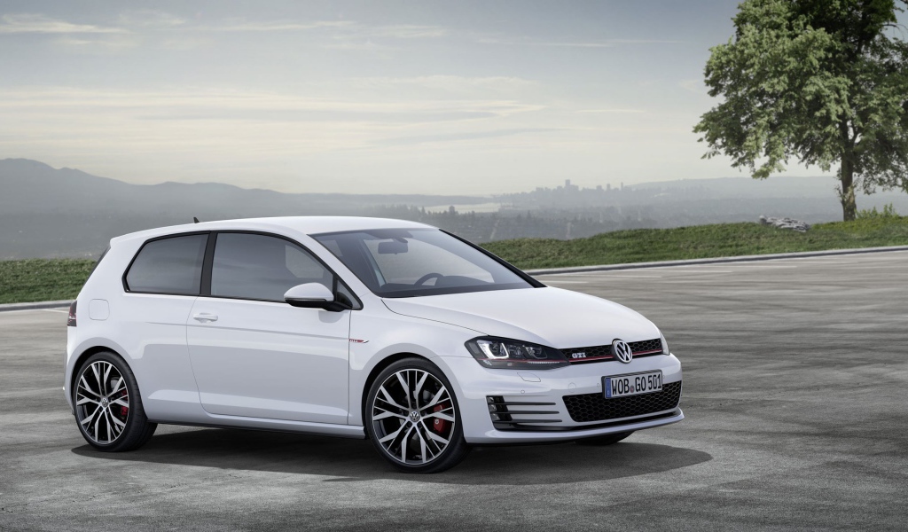 Надежный автомобиль Golf GTI 2014 года
