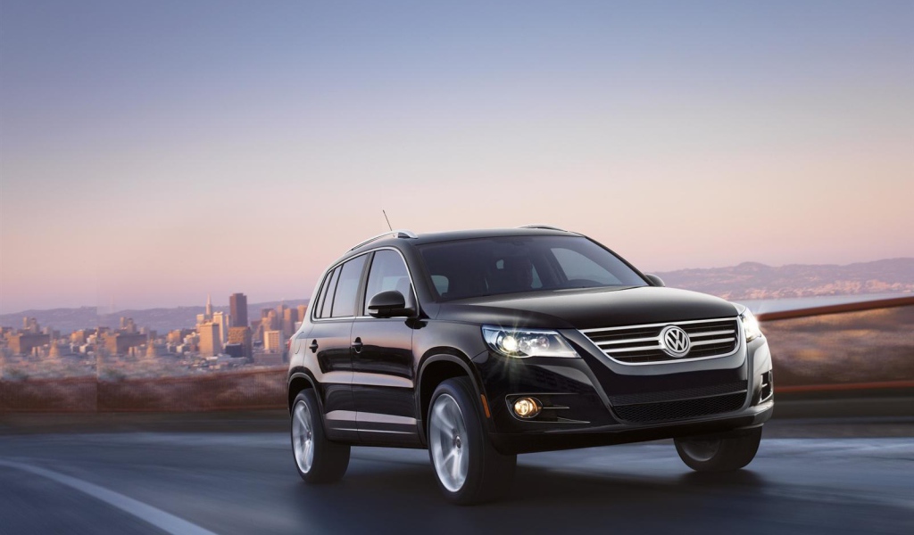 Тест драйв автомобиля Volkswagen Tiguan