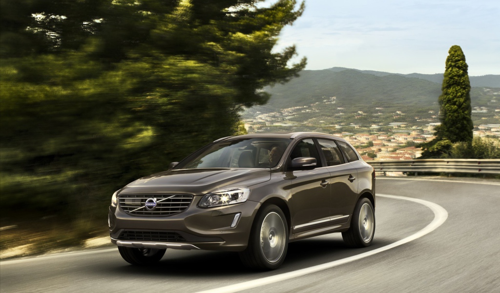 Красивый автомобиль Volvo xc60
