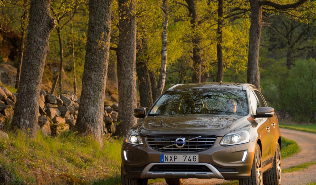Красивый автомобиль Volvo xc60 в Москве