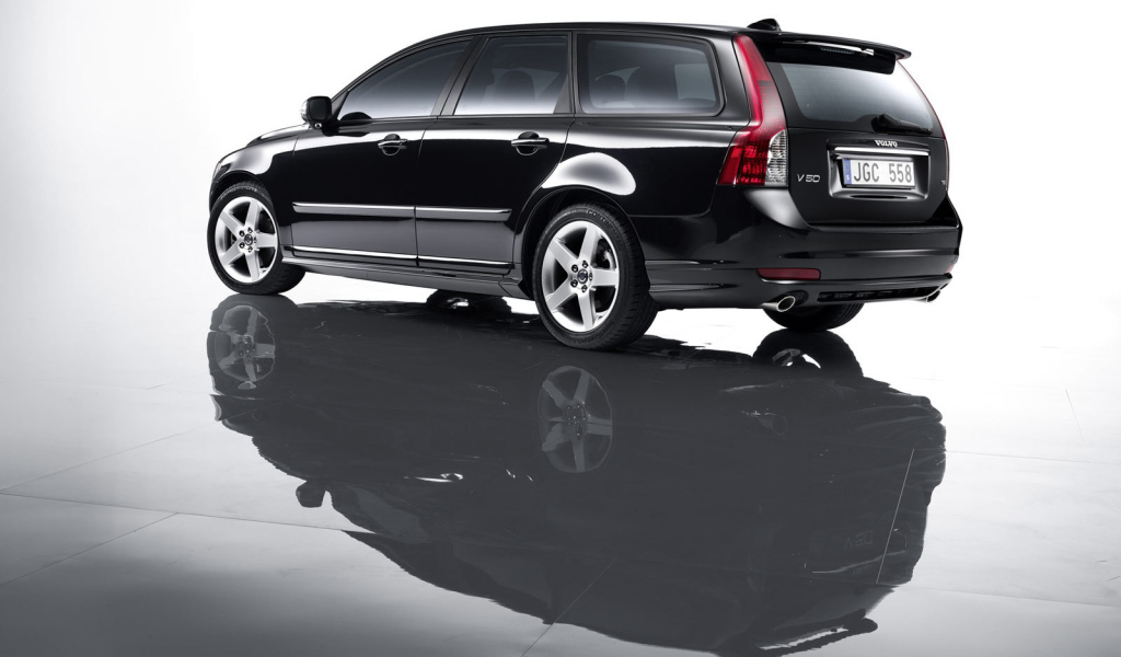 Надежный автомобиль Volvo v50