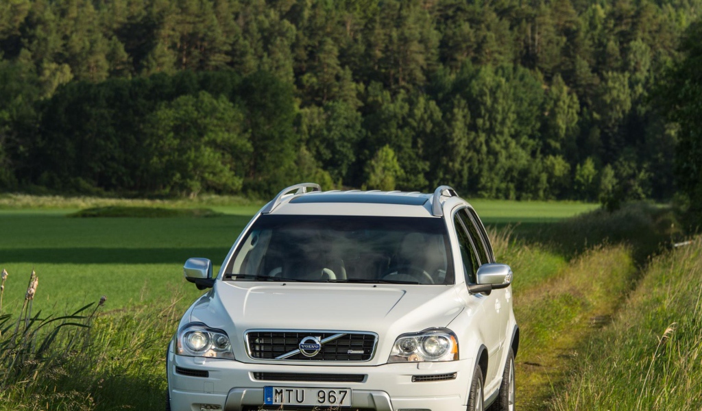 Надежный автомобиль Volvo  xc90 2014