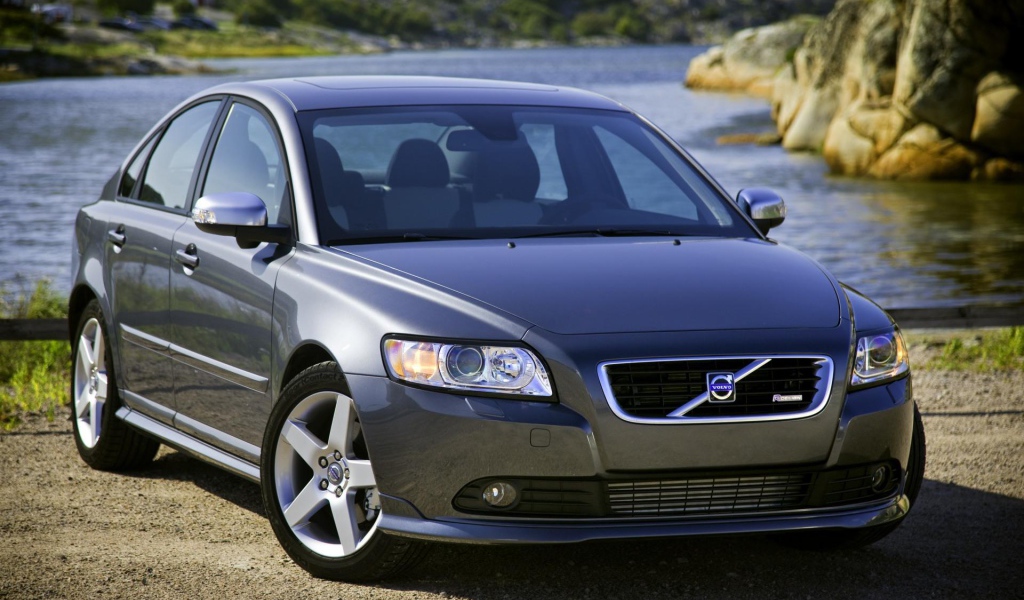 Тест драйв автомобиля Volvo s40
