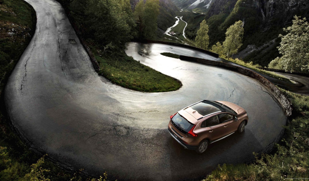  Надежная машина Volvo v40 Cross country