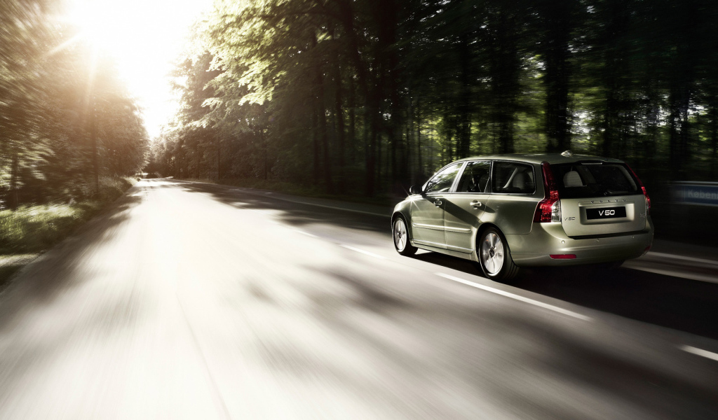 Новый автомобиль Volvo v50