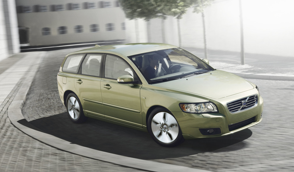 Новая машина Volvo v50