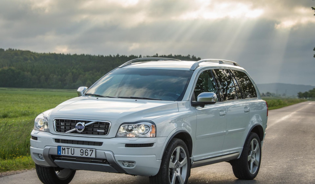 Новая машина Volvo  xc90 2014