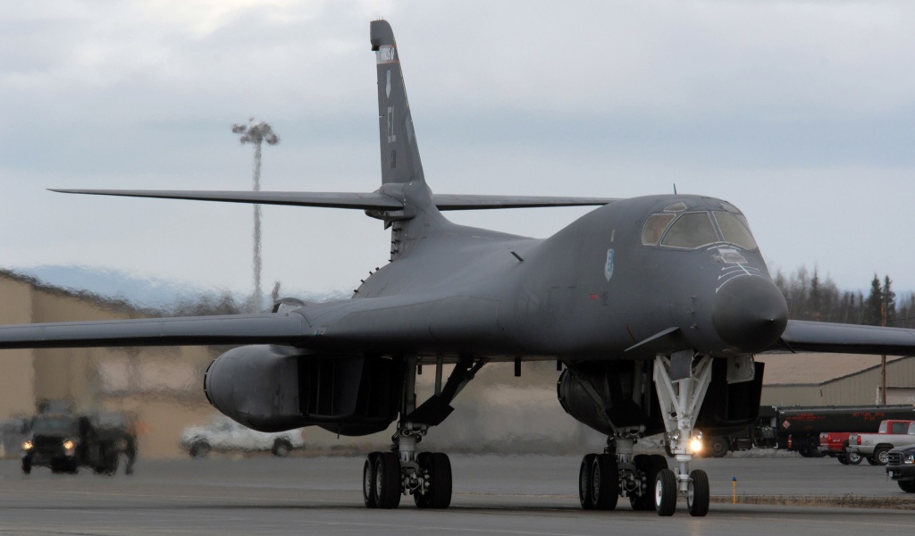 Самолёт B1 Ланцер