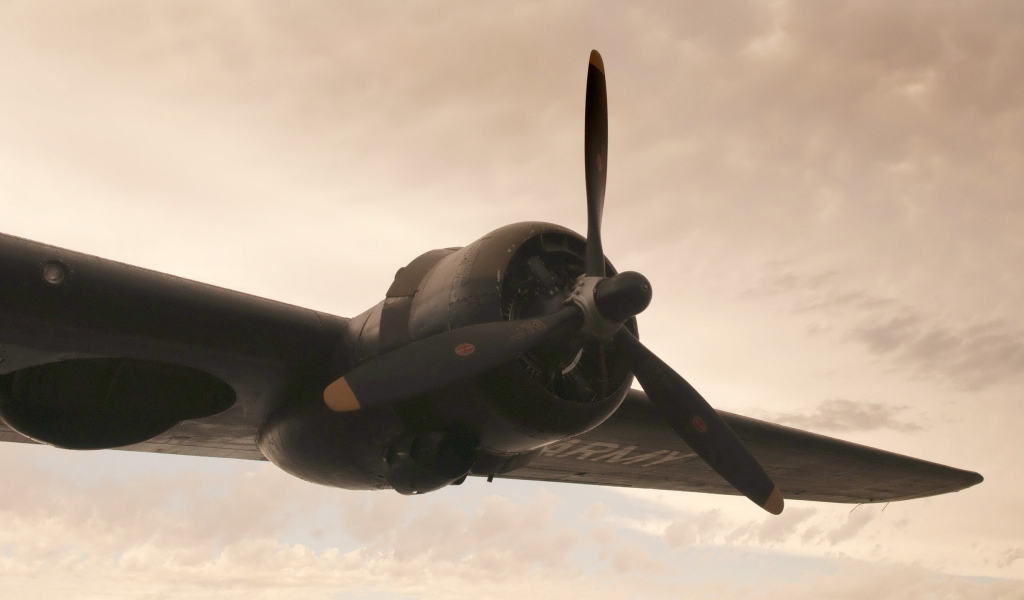 Мотор на крыле самолета