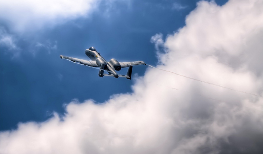 Самолет А-10 в небе