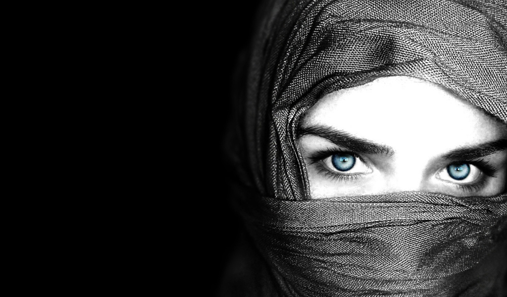 Черные обои с девушкой в парандже