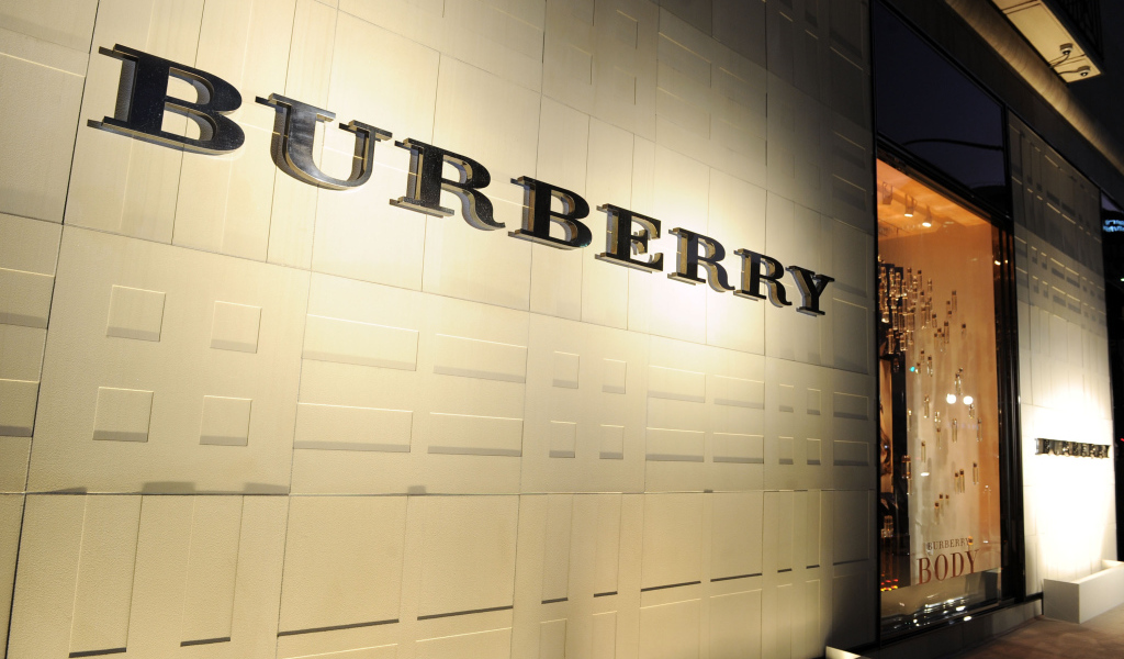 Магазин одежды Burberry