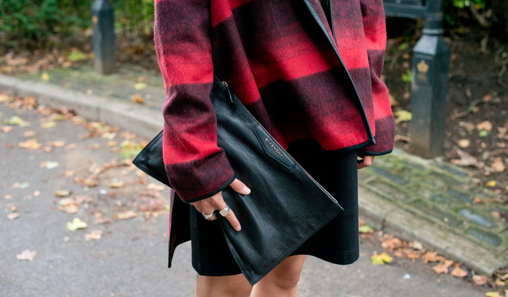 Одежда и аксессуары от Givenchy