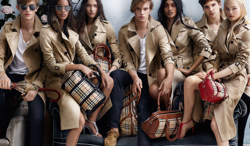 Одежда для молодежи от Burberry