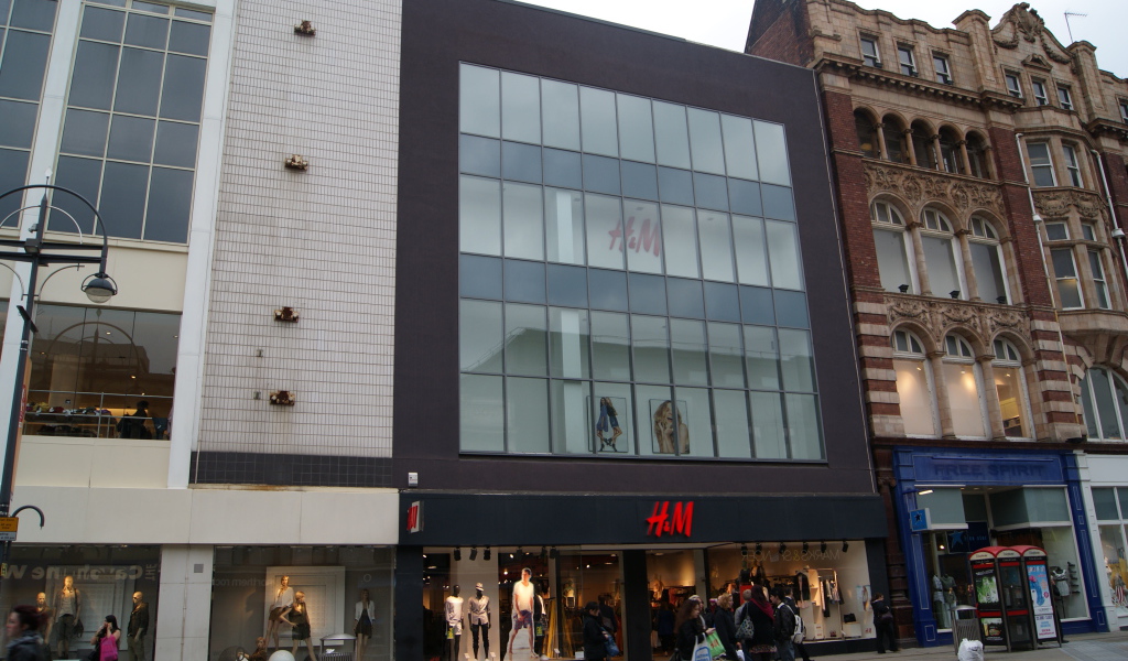 Магазин одежды H&M