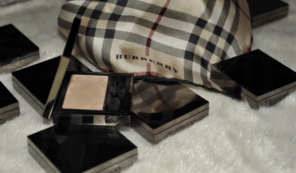 Косметика от Burberry