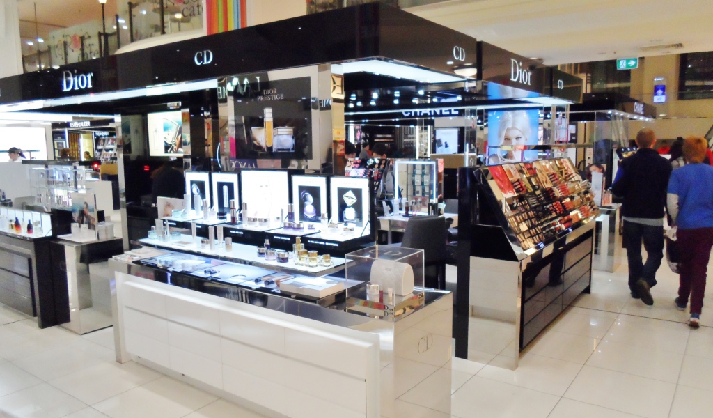 Бутик косметики Dior