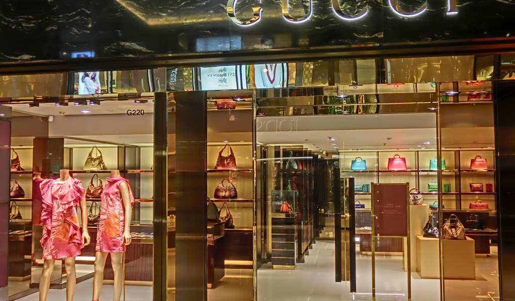 Бутик одежды Gucci