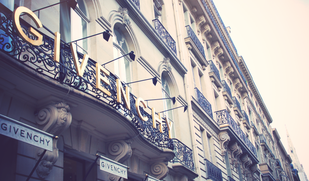 Штаб квартира компании Givenchy
