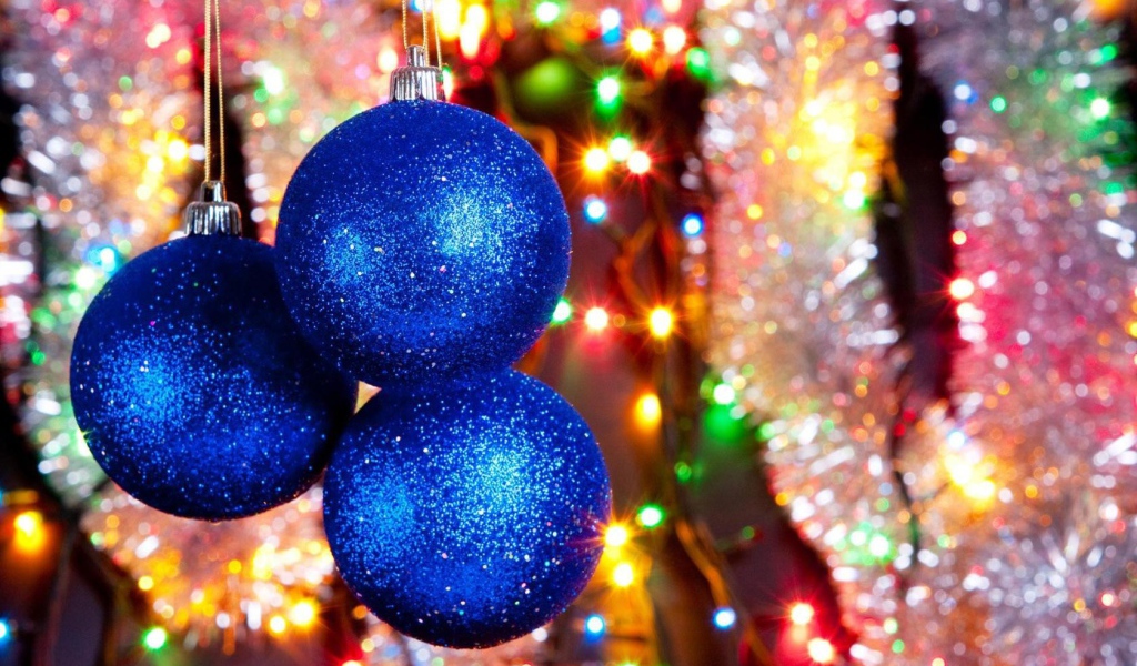 Синие шарики на рождество