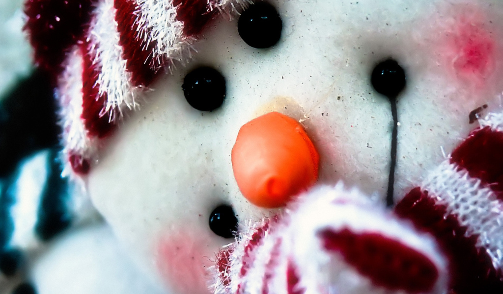 Веселый снеговик