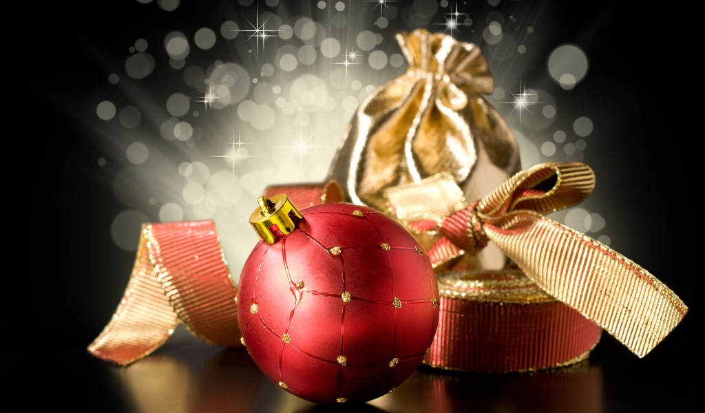 Красный шар и золотой бант