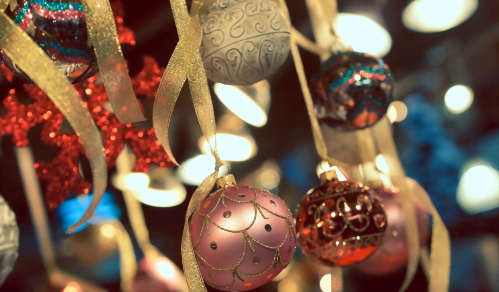 Шары на лентах