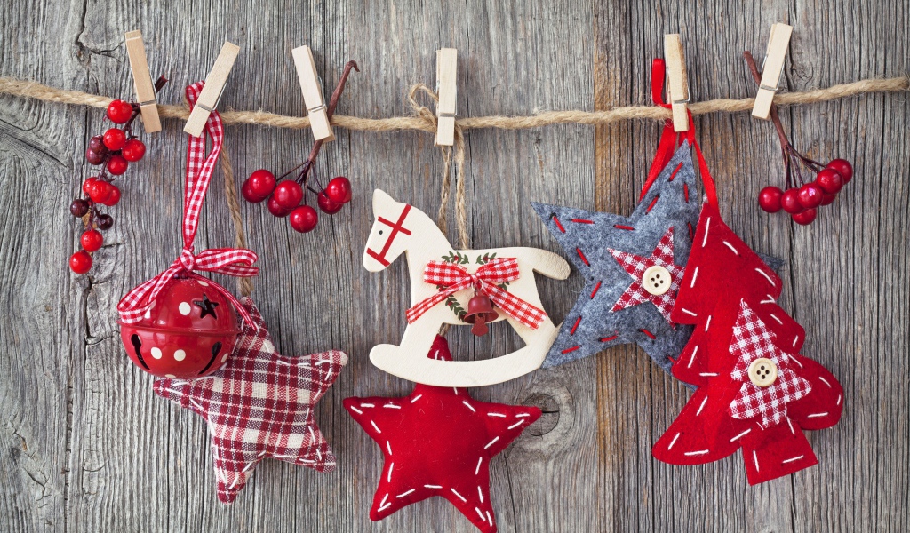 Игрушки на веревке