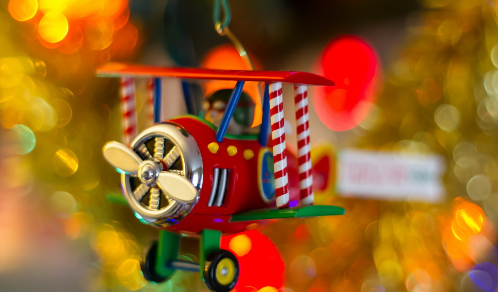 Игрушка самолет