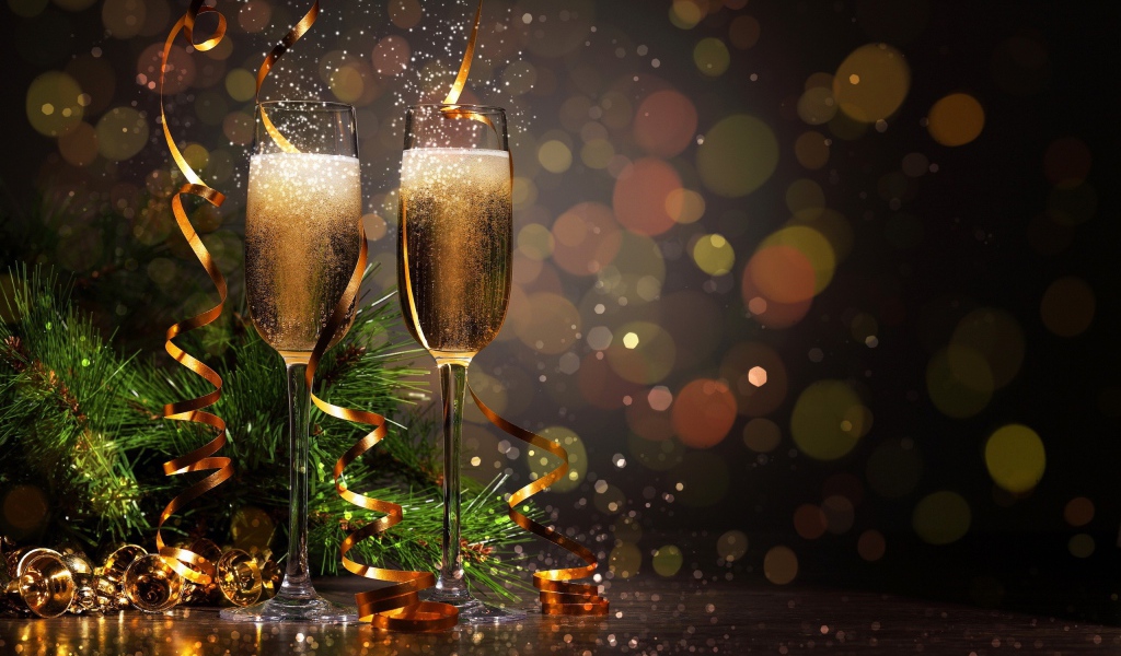 Два бокала с шампанским