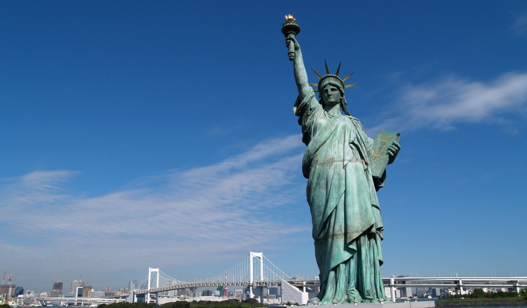 Статуя Свободы в Токио