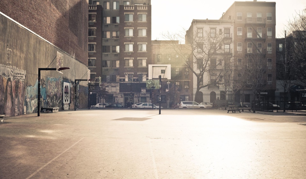 Спортивная площадка во дворе