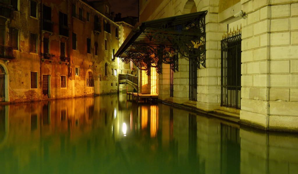 Улица в Венеции