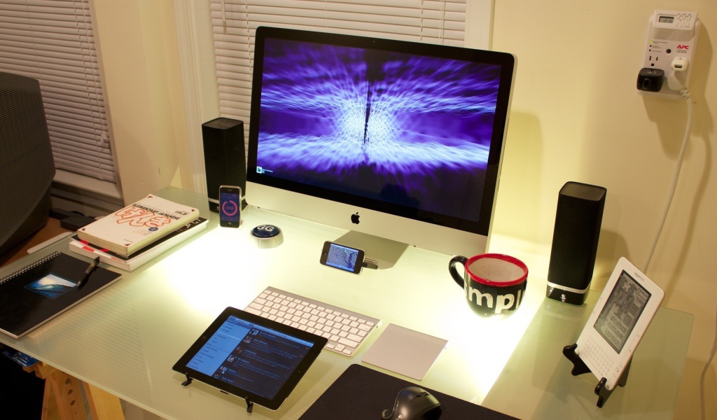 Компьютерный стол