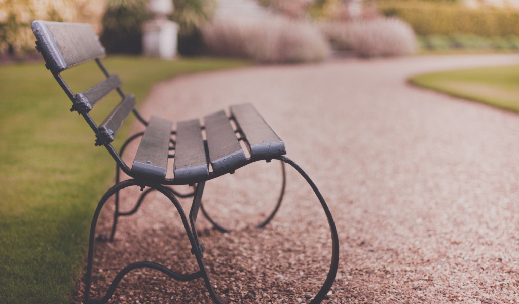 Cкамейка в парке