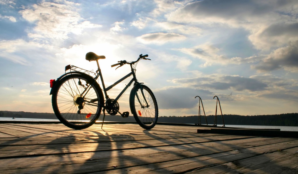 Велосипед на набережной