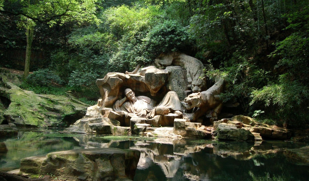 Будда у озера