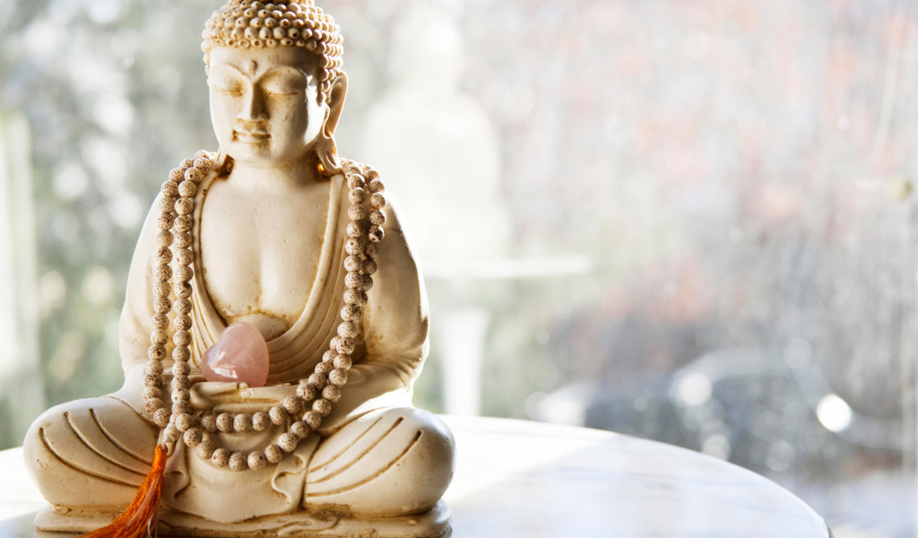 Фигурка Будды с сердцем