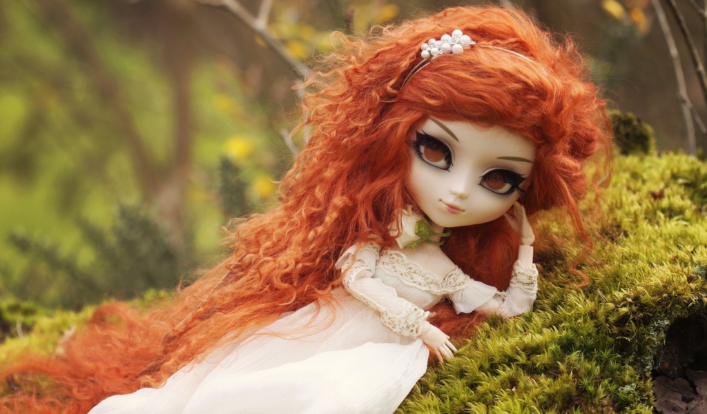 Кукла на природе