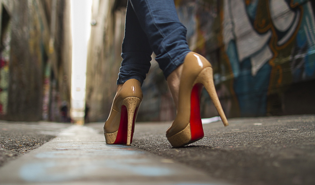 Туфли на высоких каблуках