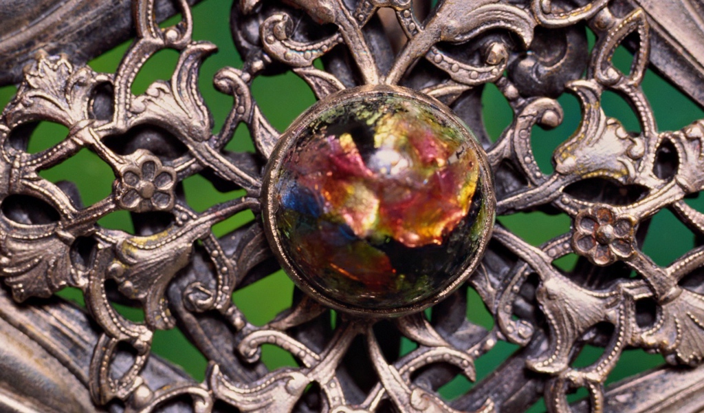 Узор из металла