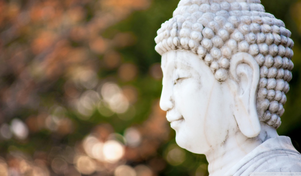 Голова белого Будды