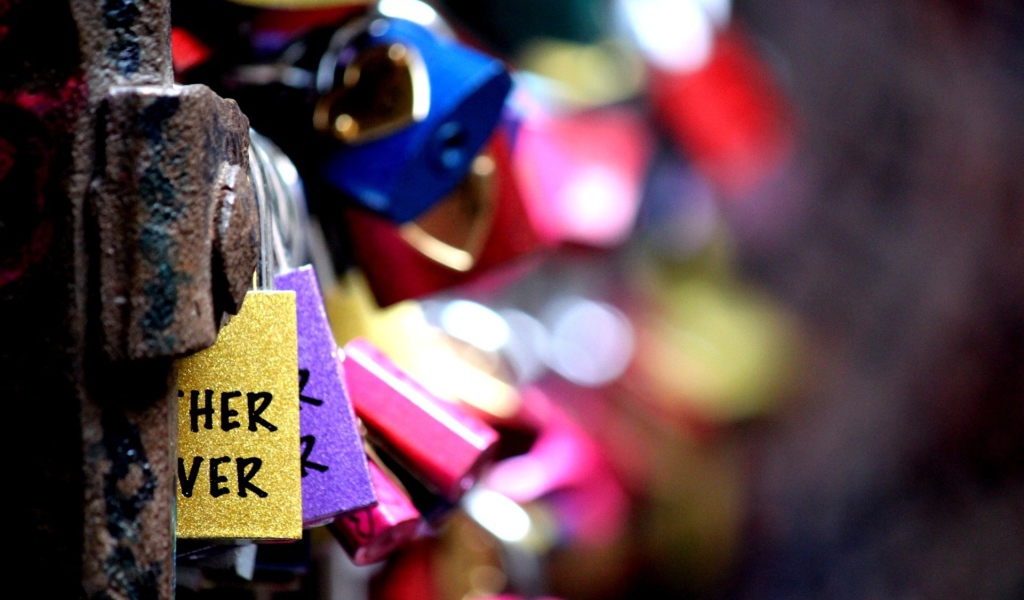 Разноцветные замочки