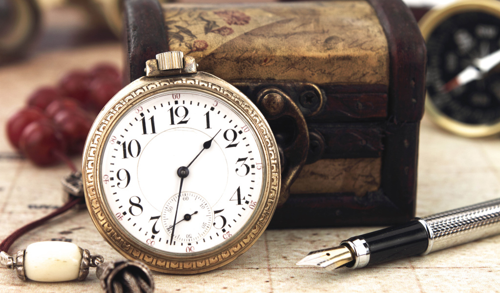 Карманные часы и шкатулка