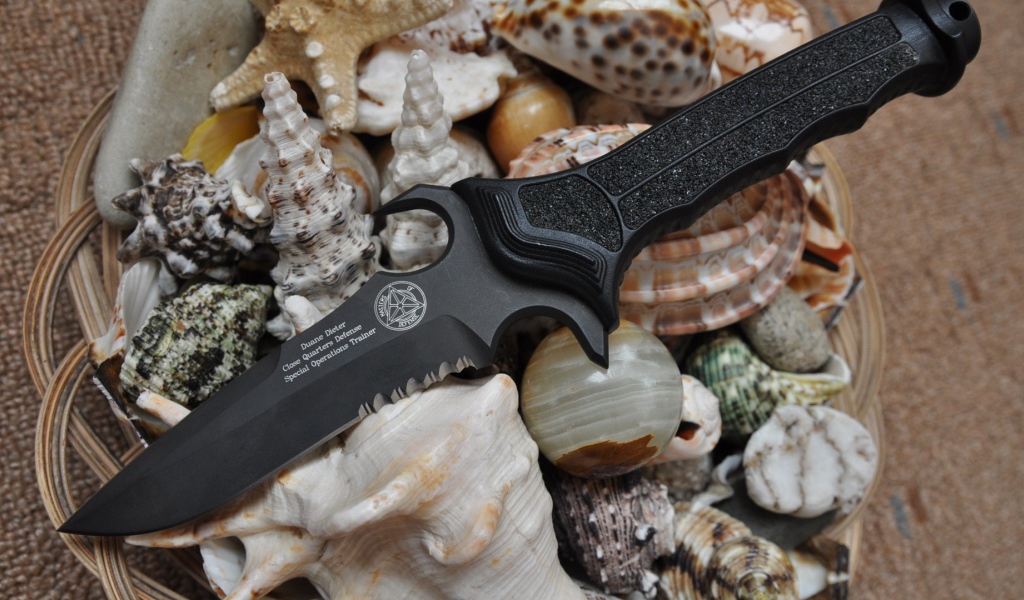 Кинжал на ракушках